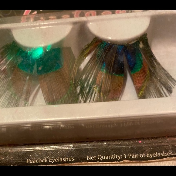 Peacock eyelashes - Picture 2 of 2